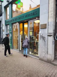 Pharmacie des Deux Mondes